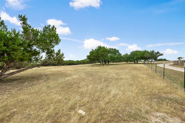 2400 W Fitzhugh RD, Dripping Springs, TX 78620