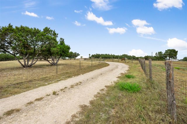 2400 W Fitzhugh RD, Dripping Springs, TX 78620