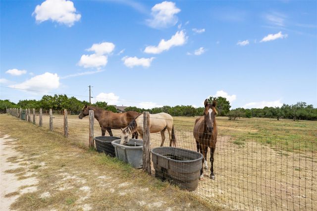 2400 W Fitzhugh RD, Dripping Springs, TX 78620