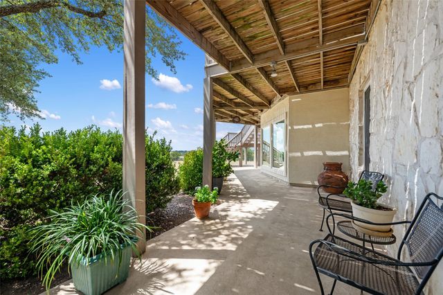 2400 W Fitzhugh RD, Dripping Springs, TX 78620
