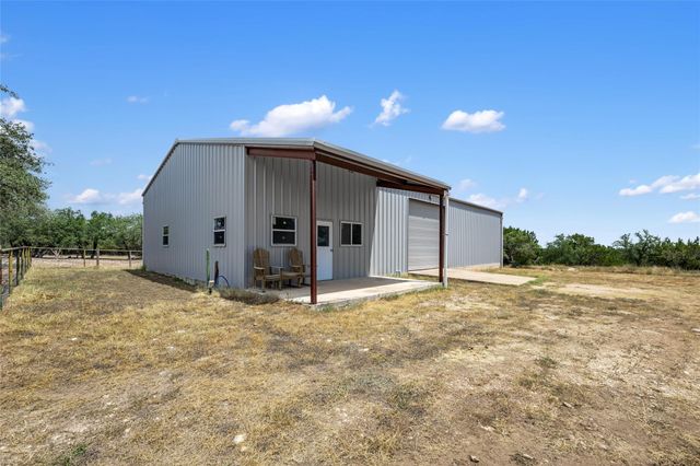 2400 W Fitzhugh RD, Dripping Springs, TX 78620