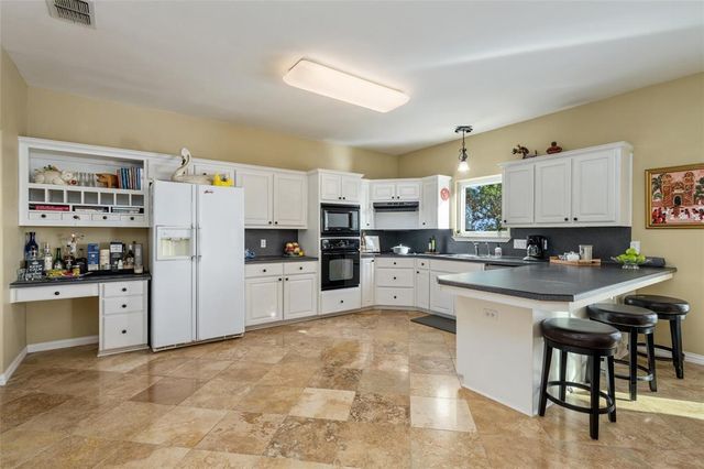 2400 W Fitzhugh RD, Dripping Springs, TX 78620