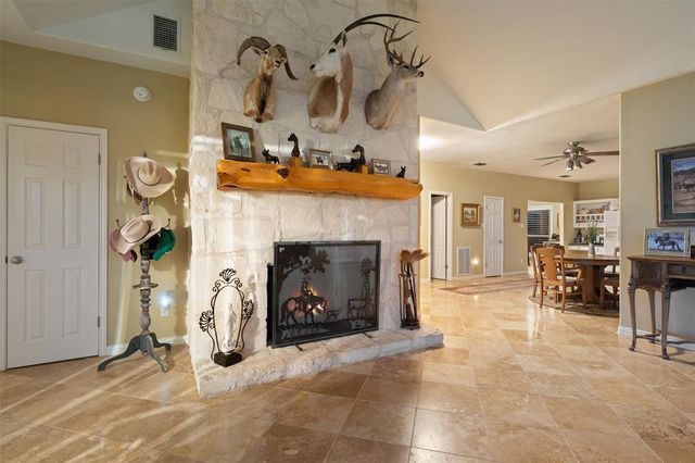 2400 W Fitzhugh RD, Dripping Springs, TX 78620