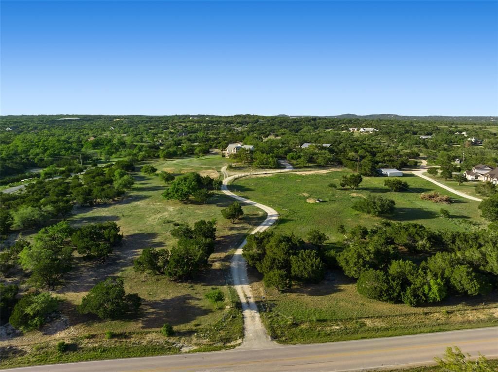 2400 W Fitzhugh RD, Dripping Springs, TX 78620