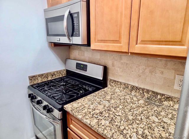 100 Lincoln Avenue 7B, Mineola, NY 11501