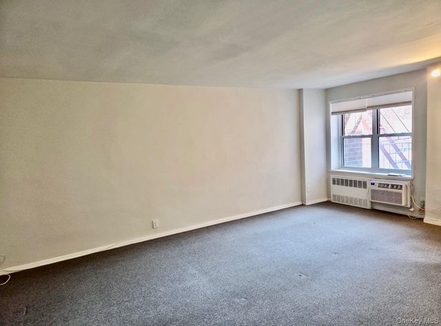 100 Lincoln Avenue 7B, Mineola, NY 11501