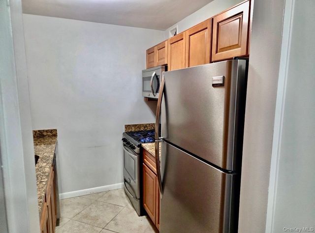 100 Lincoln Avenue 7B, Mineola, NY 11501