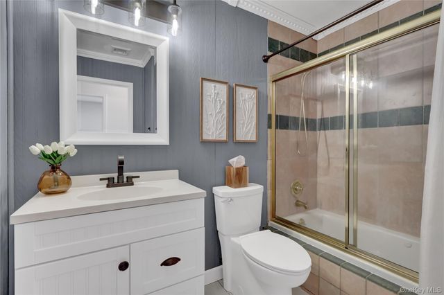 15 Whitmore Lane, Coram, NY 11727