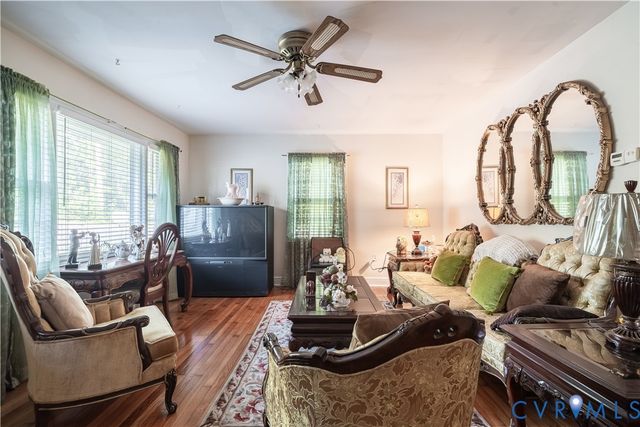 201 W Third St, South Hill, VA 23970