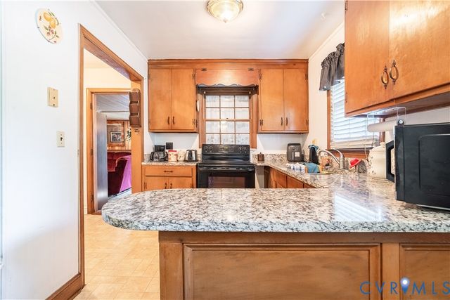 201 W Third St, South Hill, VA 23970
