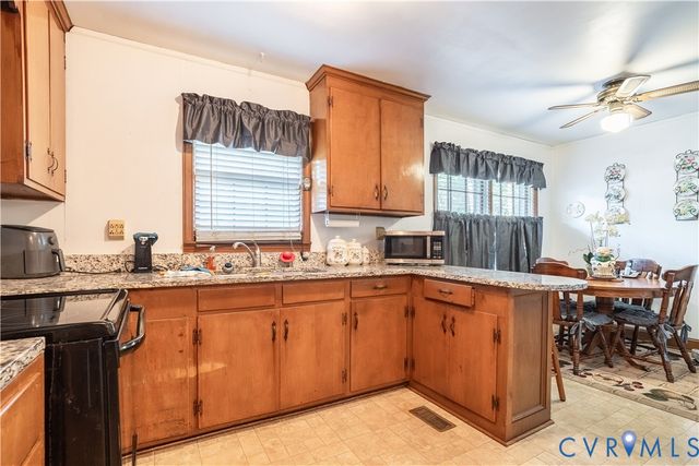 201 W Third St, South Hill, VA 23970