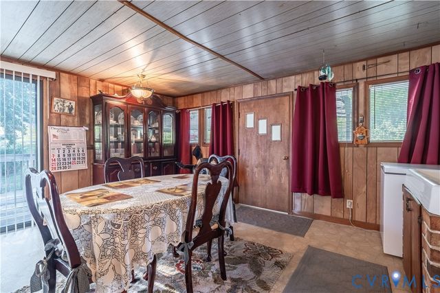 201 W Third St, South Hill, VA 23970
