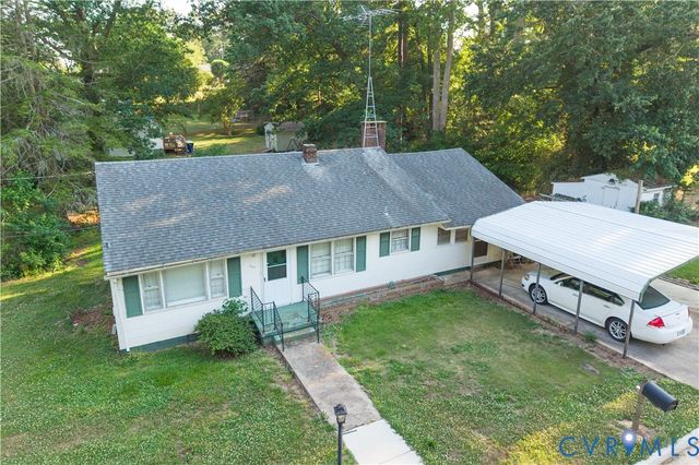 201 W Third St, South Hill, VA 23970