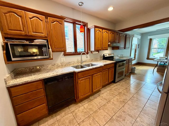 2217 N Woodbridge Road, Saginaw, MI 48602