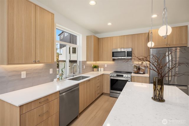 10817 11th Avenue NE #B, Seattle, WA 98125