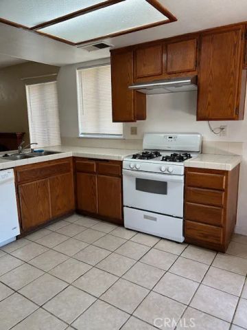 1569 Ruby, Perris, CA 92571