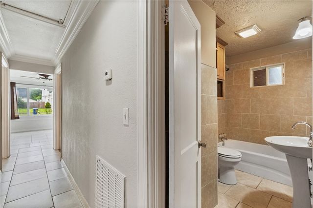 716 N Mount Olive Street, Siloam Springs, AR 72761