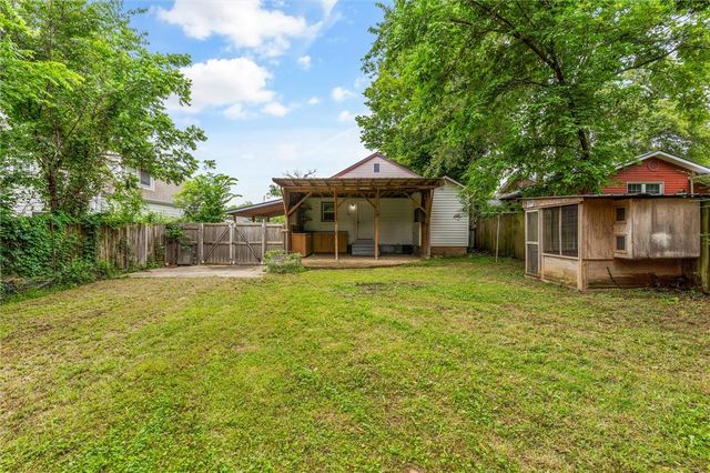 716 N Mount Olive Street, Siloam Springs, AR 72761