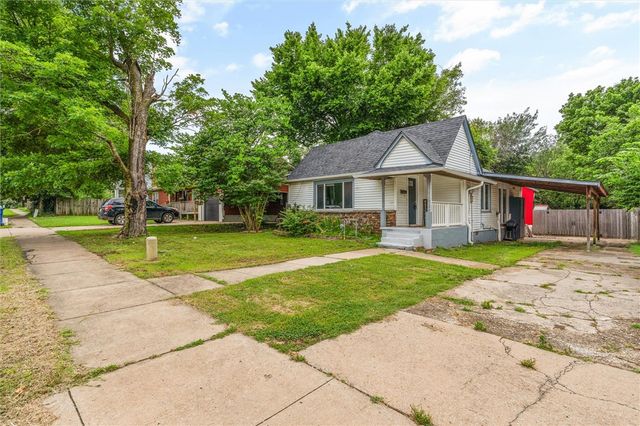 716 N Mount Olive Street, Siloam Springs, AR 72761