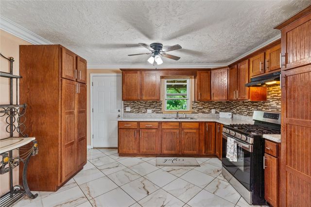 716 N Mount Olive Street, Siloam Springs, AR 72761