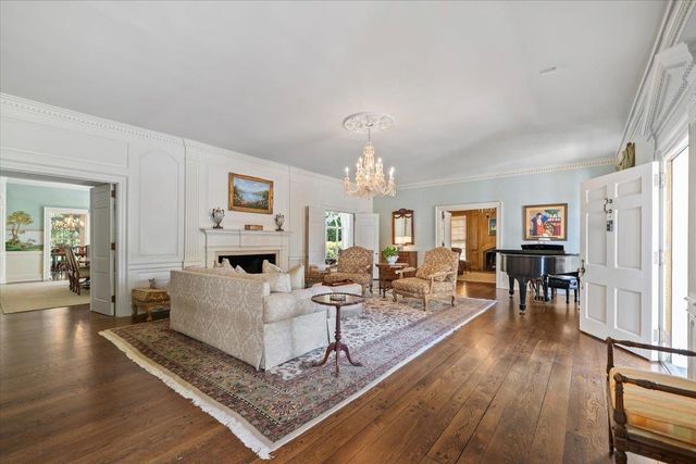4202 WHITE OAKS RD, Memphis, TN 38117
