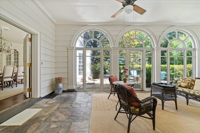 4202 WHITE OAKS RD, Memphis, TN 38117