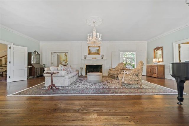 4202 WHITE OAKS RD, Memphis, TN 38117