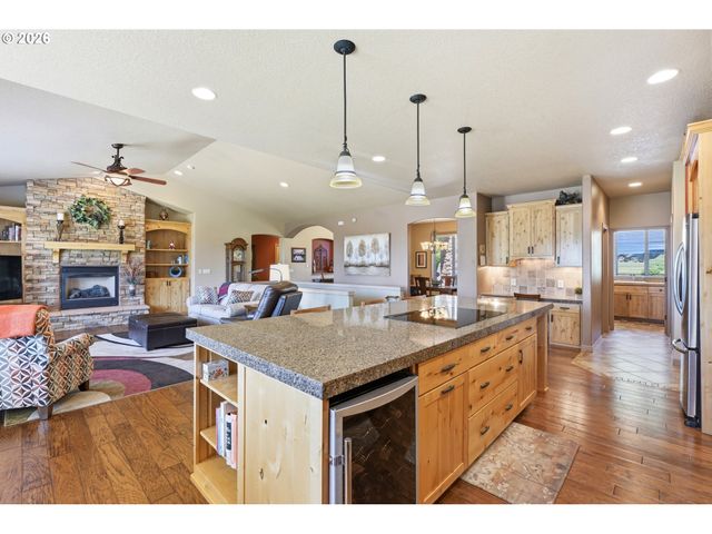 147 KALINA Ct, Kalama, WA 98625