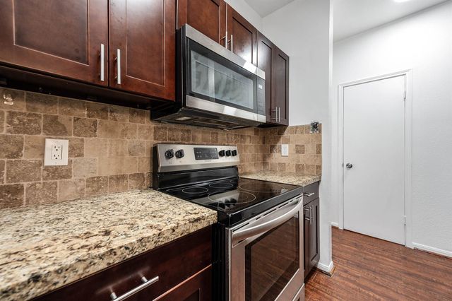 6000 Reims Road 2003, Houston, TX 77036