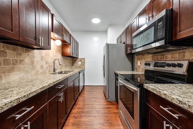 6000 Reims Road 2003, Houston, TX 77036