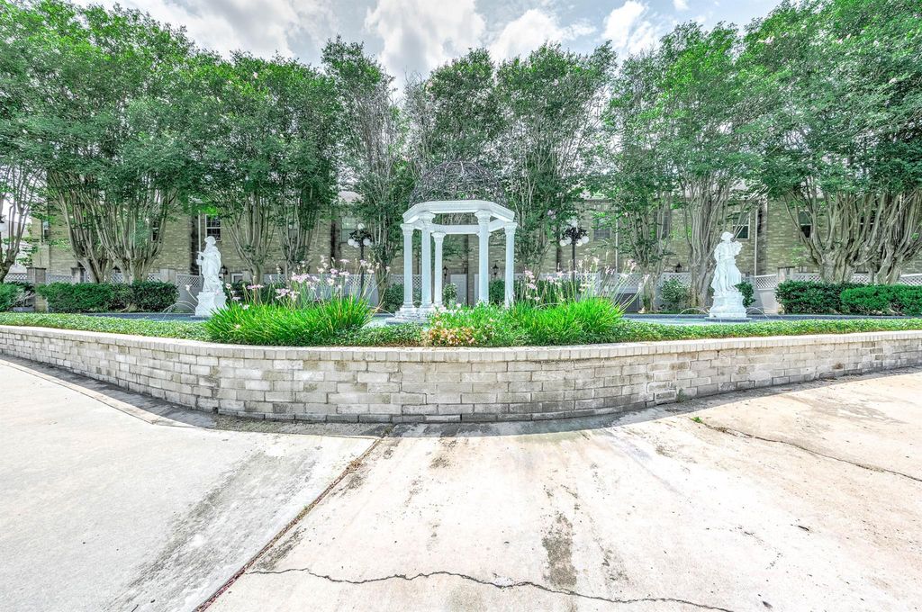 6000 Reims Road 2003, Houston, TX 77036