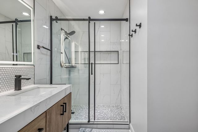 6955 Highland Park Dr, Nashville, TN 37205