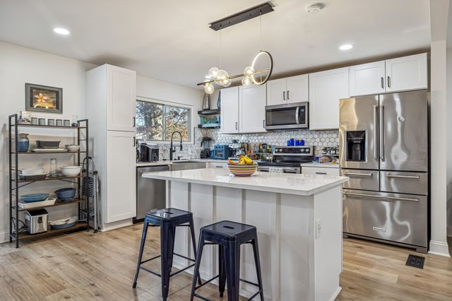 6955 Highland Park Dr, Nashville, TN 37205