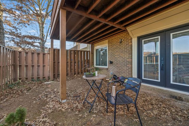 6955 Highland Park Dr, Nashville, TN 37205