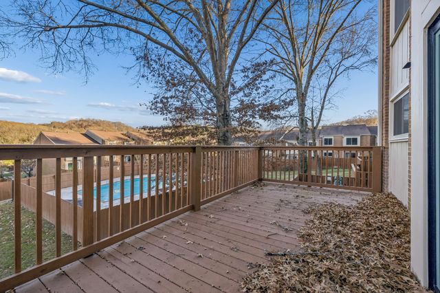 6955 Highland Park Dr, Nashville, TN 37205