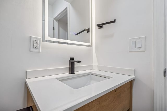 6955 Highland Park Dr, Nashville, TN 37205