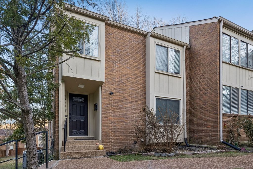 6955 Highland Park Dr, Nashville, TN 37205