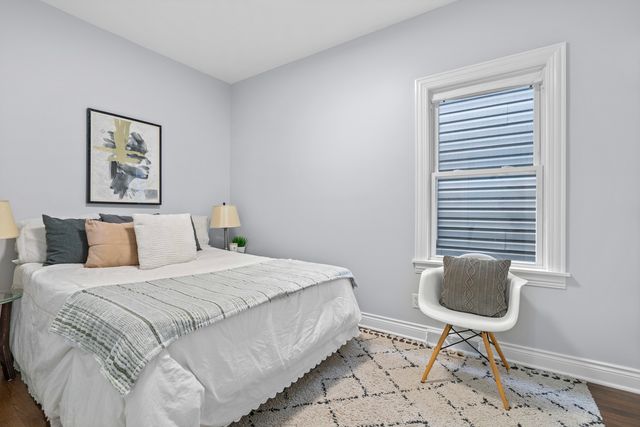 10151 S Avenue M, Chicago, IL 60617