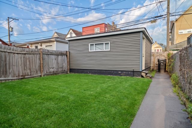 10151 S Avenue M, Chicago, IL 60617