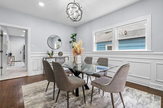 10151 S Avenue M, Chicago, IL 60617
