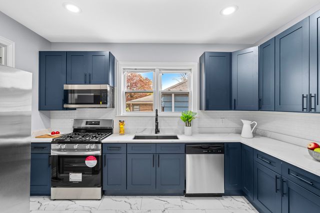 10151 S Avenue M, Chicago, IL 60617