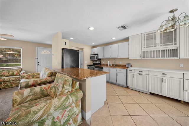 1583 Sunkist WAY, Fort Myers, FL 33905