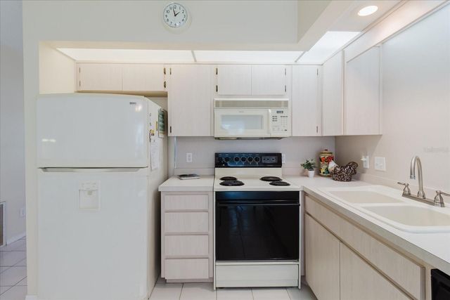 2209 UTOPIAN DRIVE E 207, Clearwater, FL 33763