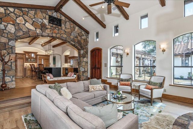 2808 & 2804 Fall Creek Estates DR, Spicewood, TX 78669