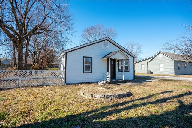806 S Powell Street, Springdale, AR 72764