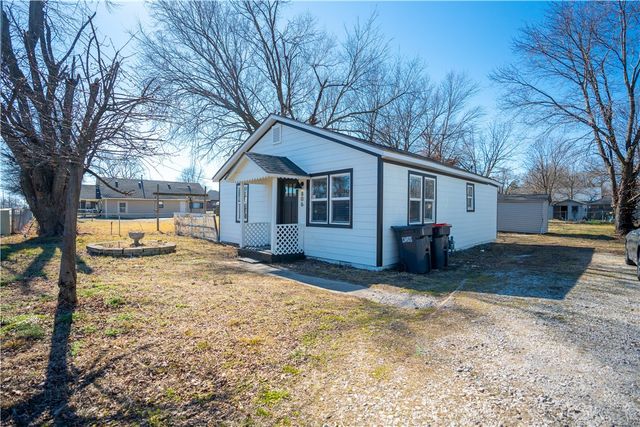 806 S Powell Street, Springdale, AR 72764