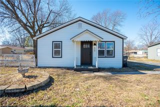 806 S Powell Street, Springdale, AR 72764