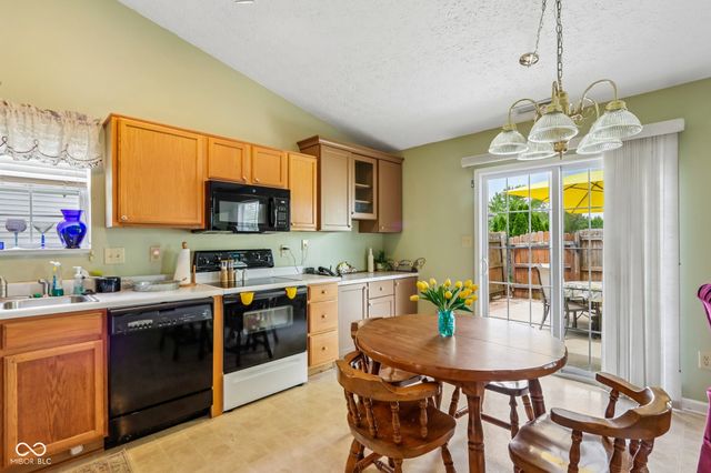 6660 W Denton Drive, Mccordsville, IN 46055