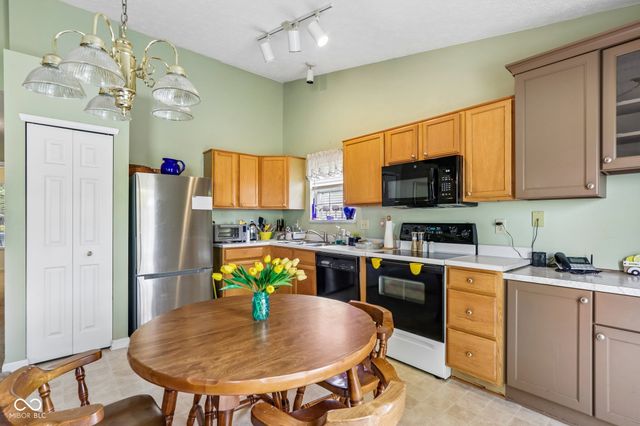 6660 W Denton Drive, Mccordsville, IN 46055