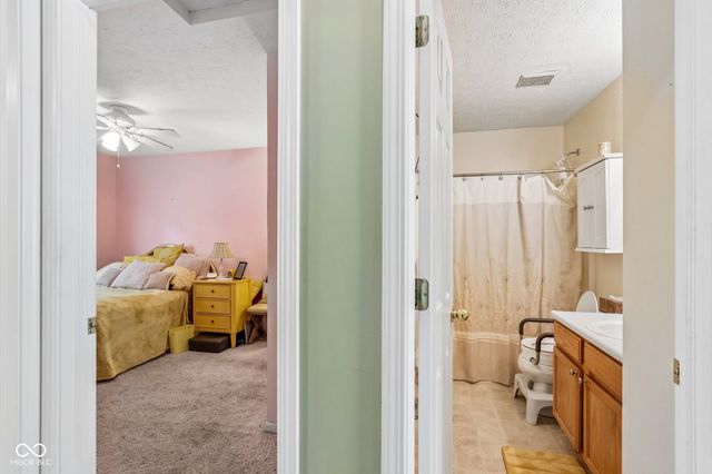 6660 W Denton Drive, Mccordsville, IN 46055